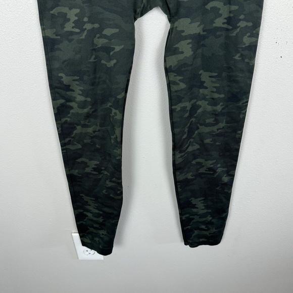 Spanx Look At Me Now Seamless Green Camo Leggings Plus Size 2X Shaping Stretch - Picture 2 of 7